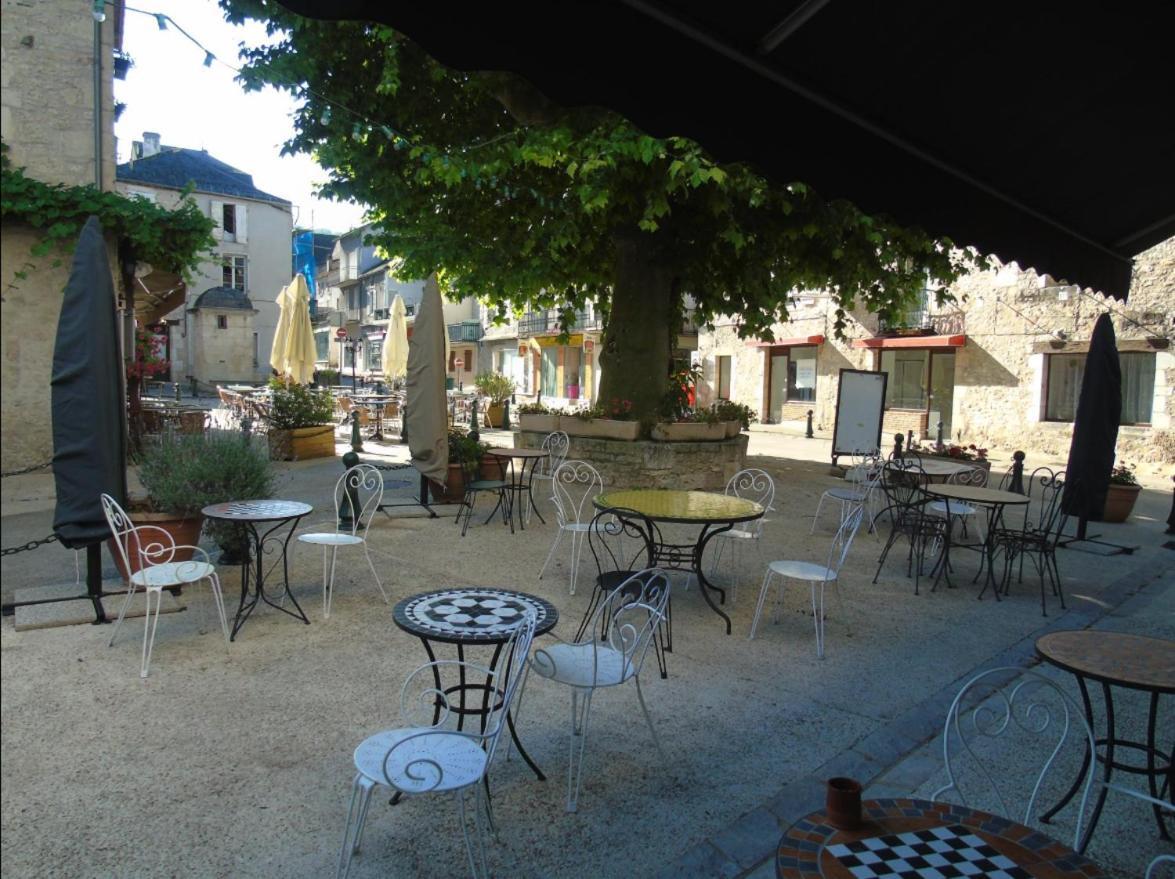 Auberge Du Puits Souillac Exterior foto